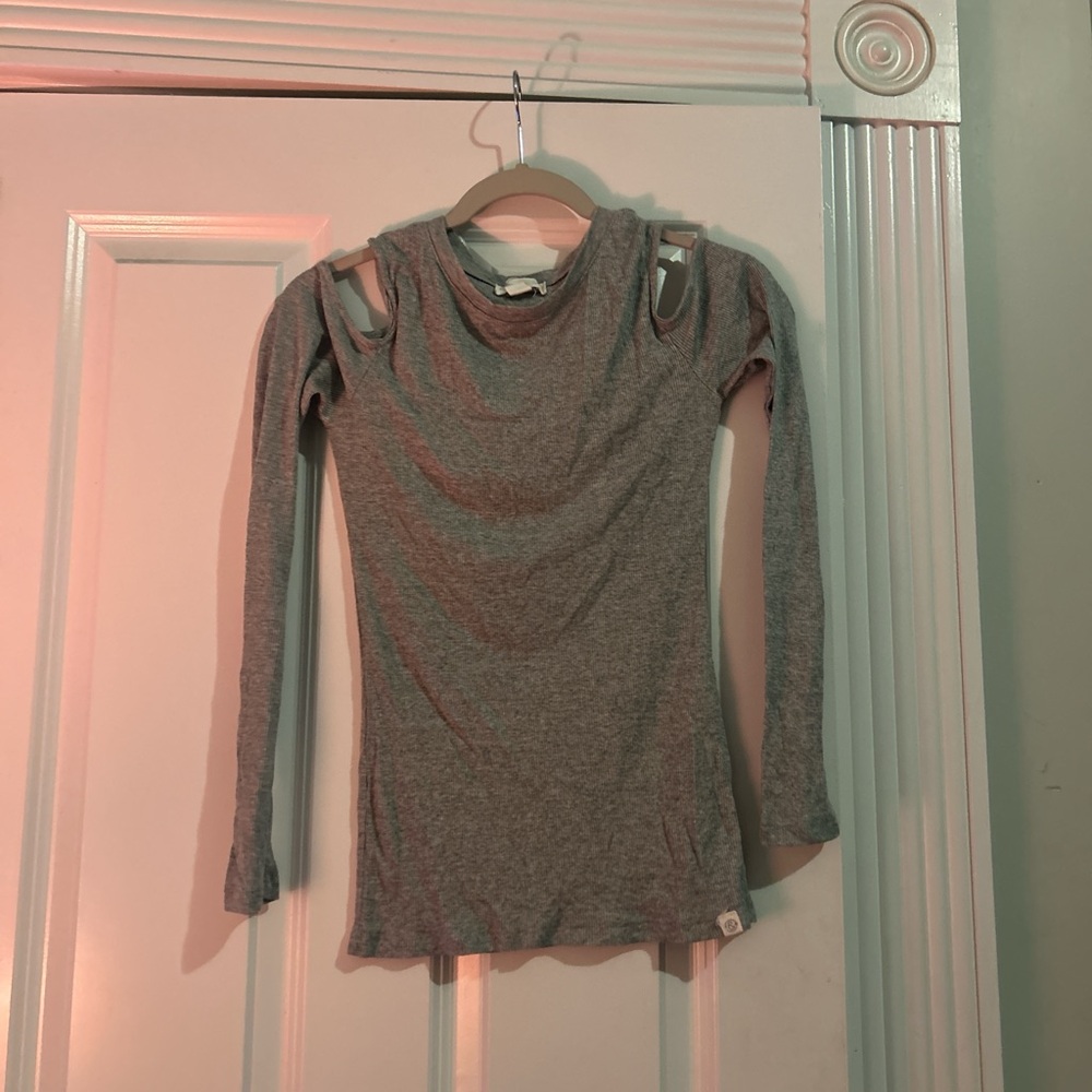 Treasure & Bond Gray Long Sleeve Top